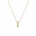 Elegante collar dorado con un fino colgante vertical con circonitas micro-pave - Letter I (X4204)