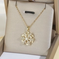 Goldene Schneeflocken-Halskette mit funkelndem Zirkonia in einer Schmuck-Geschenkbox - Goldene Schneeflocken-Halskette