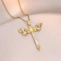 Collier libellule dorée orné de pierres jaunes et zircons sur un fond en soie douce - Or/Jaune Citron