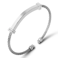 Detalle de brazalete de cable trenzado plateado con placa de metal pulido liso - Plateado