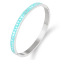 Brazalete de acero inoxidable plateado con un diseño de patrón de puntos de esmalte azul - Acero Verde