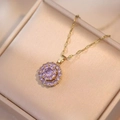 Collier doré élégant avec pendentif rond imbriqué et cristaux violets brillants - Collier Fleur Violette (X0061)