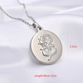 Vintage-Halskette mit Rosenrelief aus Silber, 2,5cm Anhänger und verstellbarer Kette - Rosenblumenrelief (Stil 8 Platin)