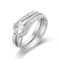 Vista detallada de anillo de acero inoxidable plateado multicapa con circonita y diamantes - US 6 / Plateado con Piedra Clara