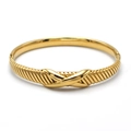 Brazalete de acero inoxidable chapado en oro de 18k con diseño acanalado y un motivo en X - Estilo 4 / Estilo de Hilo Cruzado Dorado