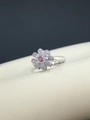Bague fleur en argent avec pierre centrale rose et pétales de zircon violet, réglable - Style de Fleur Rotative Multipétale (JZ263) / Argent