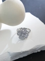 Elegant rotating four-leaf clover ring in silver finish with sparkling zircon stones - White Zirconia Clover Style (JZ89) / Silver
