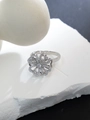 Elegant rotating four-leaf clover ring in silver finish with pavé set crystals - Heart Four-Leaf Clover Style (JZ116) / Silver