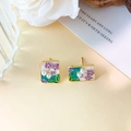 Eleganti orecchini rettangolari con fiori viola e perle bianche in placcatura dorata - Orecchini a lobo bianchi