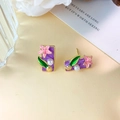 Orecchini vintage a giglio con smalto viola e perle bianche dallo stile retrò - Stud orecchini / Oro Viola