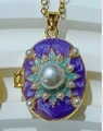 Gouden ovale locket ketting met paars emaille, parelinleg en florale motiefdetails - Star Locket (Gold Purple)