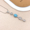 Collier en argent avec turquoise bleue ovale et pierres de zircon géométriques - Argent Bleu clair