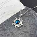 Collier soleil en argent avec centre galaxie bleu profond et détails en zircone - Soleil Radiant Planète (XL2878) / Argent