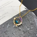 Collier planète en or avec pierre aurore bleue et détails en émail violet - Anneau Planète Marine (XL182) / Or