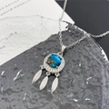 Collier attrape-rêves en argent avec gemme étoilée bleue et trois pendentifs plumes - Gland Plume Planète (XL1237) / Argent