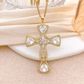 Collar de cruz de lujo en cobre chapado en oro con circonitas en forma de corazón - Estilo Cruz Corazón Strass Completo (XL3294) / Dorado