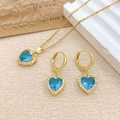 Elegantes Schmuckset mit herzförmigen seeblauen Zirkoniasteinen und feiner Goldkette - Halskette Und Ohrringe Set (XL727) / Gold / Aqua