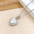 Silberne Herzkette mit funkelndem Zirkonstein und Pavé-Fassung an einer O-Kette - Halskette (XL727) / Silber / Weiß