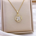 Collier fleur rotative en or avec zircons en cœur et pendentif croix pavé de diamants - Fleur de croix en zircone claire (XL3877 Or)