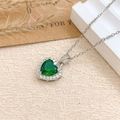 Silberne Halskette mit brillantgrünem herzförmigem Zirkonia-Anhänger und Halo-Diamanten - Halskette (XL727) / Silber / Smaragd