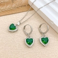 Edles Schmuckset mit smaragdgrünem Herzanhänger und passenden Creolen in Silberoptik - Halskette Und Ohrringe Set (XL727) / Silber / Smaragd