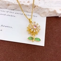 Sonnenblumen-Halskette mit rosa Stein und grünen Blättern an goldener Titan-Kette - Gold Rosa Stil (XL675)