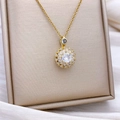 Goldene drehbare Sonnenblumen-Halskette mit Zirkonia-Kristallen in einer Premium-Box - Rotating Sunflower Pendant (XL1014) - Gold