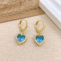 Elegante goldene Creolen mit herzförmigem blauem Zirkon-Anhänger und feinen Kristallen - Ohrringe (ED499) / Gold / Aqua