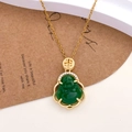 Collana minimalista con ciondolo Buddha dorato, pietra verde scuro e diamanti - Stile Buddha Maitreya Ruyi (XL1967)