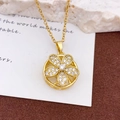 Eleganter goldener drehbarer Sonnenblumen-Anhänger mit funkelnden Zirkonia-Kristallen - Rotierende Runde Fünfblättrige Blume Halskette Gold (XL2942)