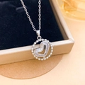 Collar de corazón de plata con circonitas y perlas pequeñas en soporte de terciopelo - Collar Corazón Perla Círculo Plata (XL3163) / Plateado