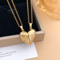 Golden heart magnetic necklace set for couples with heartbeat pattern and rhinestones - Heartbeat Style (XL4467) / Gold