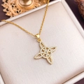 Elegant gold-plated Celtic knot star necklace with sparkling white zircons - Gold Zirconia Circle Oval Style (XL3361)