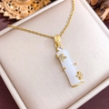 Elegante collar de titanio dorado con colgante de bambú blanco y detalles de circonio - Estilo Bambú Blanco (XL463) - Dorado