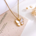 Elegante collana a farfalla dorata con ali in conchiglia bianca e zircone incastonato - Collana Farfalla Cartoon(XL5726) / Oro
