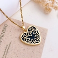 Collier avec pendentif coeur doré, émail noir et motifs filigranes sophistiqués - Style Cœur à Motifs (XL5651) / Or Noir