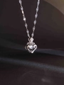 Silberne Kette mit Doppelherz-Anhänger und funkelnden Steinen auf einer Blattgliederkette - Doppel Herz Stil (XL2183) / Silber