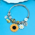 Brazalete trenzado plateado con dijes de girasol abeja y cuentas de colores para mujer - Brazalete de Girasol y Abeja