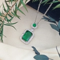 Silver necklace featuring rectangular and round green zircon pendant with micro-inlays - Cross Chain (XL123) / Emerald Green (Silver Tone)