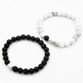 Ensemble de bracelets en perles turquoises noires et blanches pour couples sur blanc - Turquoise Blanche et Pierre Mate