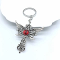 Porte-clés croix ailée gothique avec pendentif œil de démon rouge en argent vieilli - Ailes De Croix Œil Rouge