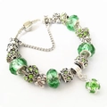 Pulsera de serpiente plateada con cristales verde esmeralda y abalorios florales - 19cm / Verde Pequeño