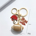 Porte-clés rugby doré avec casque rouge et pendentif ballon de sport en 3D - Boucle Dorée Avec Casque LOVE Et Football / Style Football 1 en Colle Souple 3D