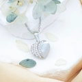 Zilveren hart hanger ketting met glinsterende zirkonia inleg op een kruis ketting stijl - Hart Op Het Eerste Gezicht (XL2150) / Zilver