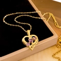 Goldene Herz-Halskette mit lila Herzsteinen und LOVE-Gravur in Schmuckschatulle - Voll Liebe Lila (XL416) / Gold