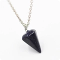 Damenhalskette mit blauem Sandstein-Sechskantkegel und silberner Gliederkette - Blauer Sandstein