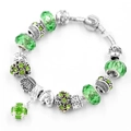 Zilveren slangenarmband met smaragdgroene kristallen en hartvormige valentine hanger - Groen