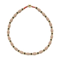 Collana artigianale di perle in toni terra con dettaglio cordoncino rosso intrecciato - Stile Collana con Perline Beige e Marrone con Cordino Rosso (XIAJIASL1597)