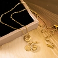 Vergoldete S925-Halskette mit Love-Herz und Forever-Unendlichkeitssymbol auf Schmuckbox - Fußabdrücke der Liebe (XL1863) / Gold