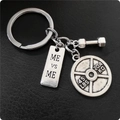 Porte-clés fitness avec haltère, disque de poids et gravure ME VS ME sur cuir noir - Ensemble Plaque Motivationnelle ME VS ME (2#)